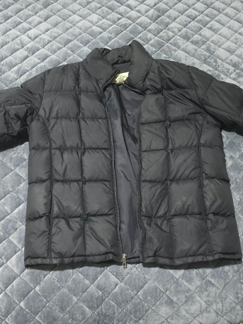 Women's Eddie Bauer size XS winter coat color black